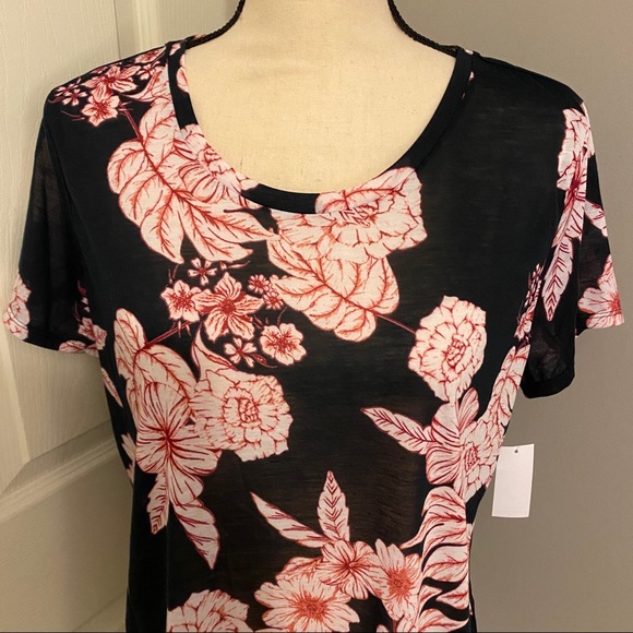 SIMPLY STYLED Sears Allover Floral Print SS Tee - Picture 2 of 6